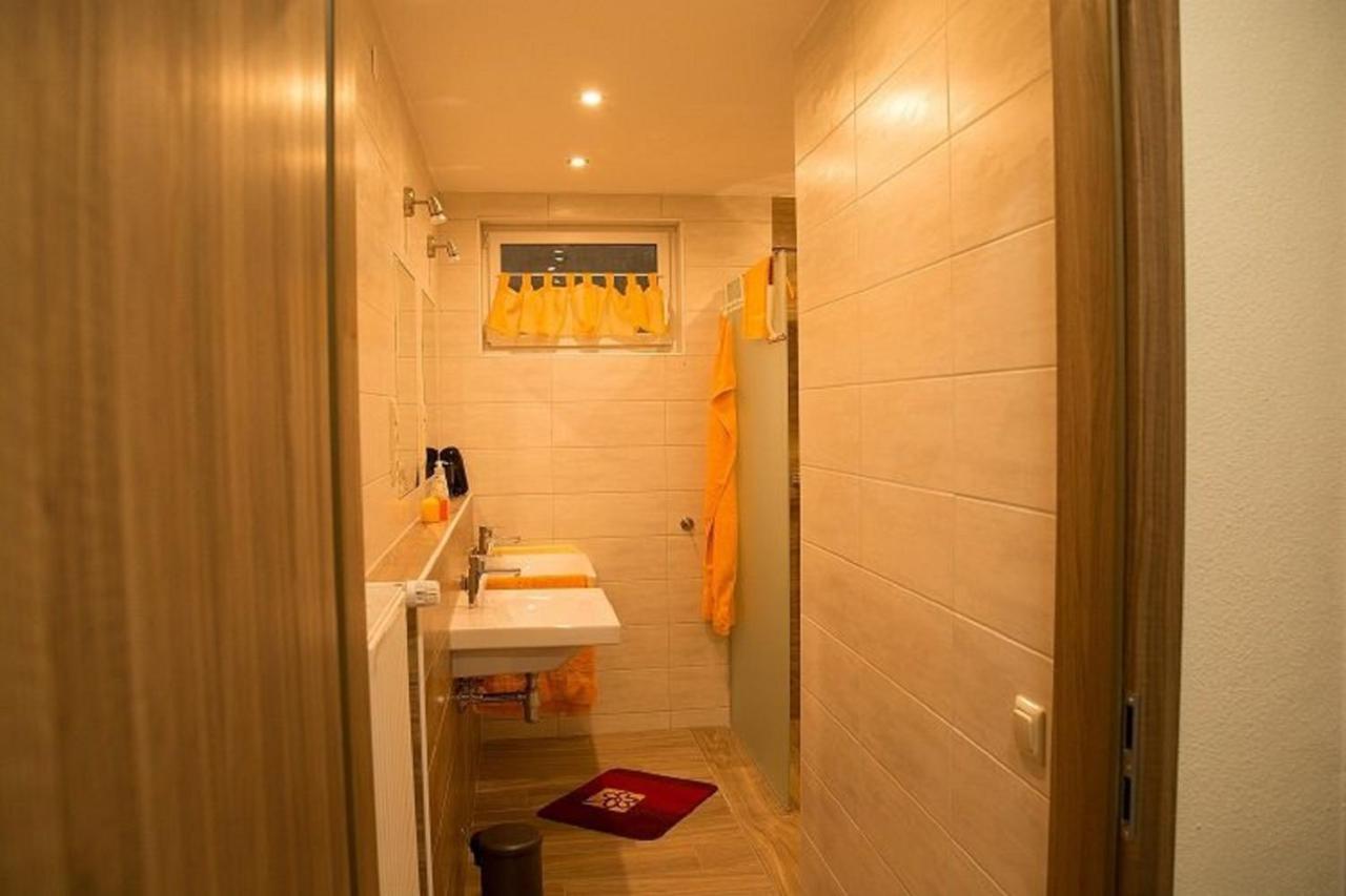 Ferienwohnung Frau Klara Hofheim in Unterfranken Exterior photo